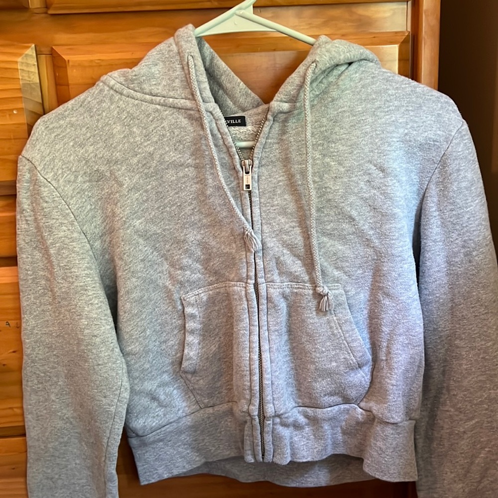 Brandy Melville grey cropped sweatshirt